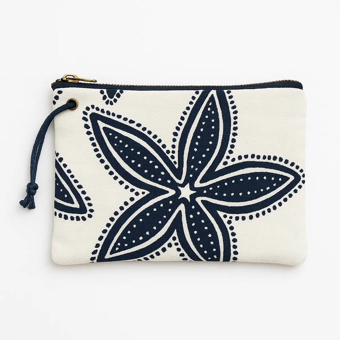 Rengöra navy blue starfish cosmetic bag made of cotton canvas on white background