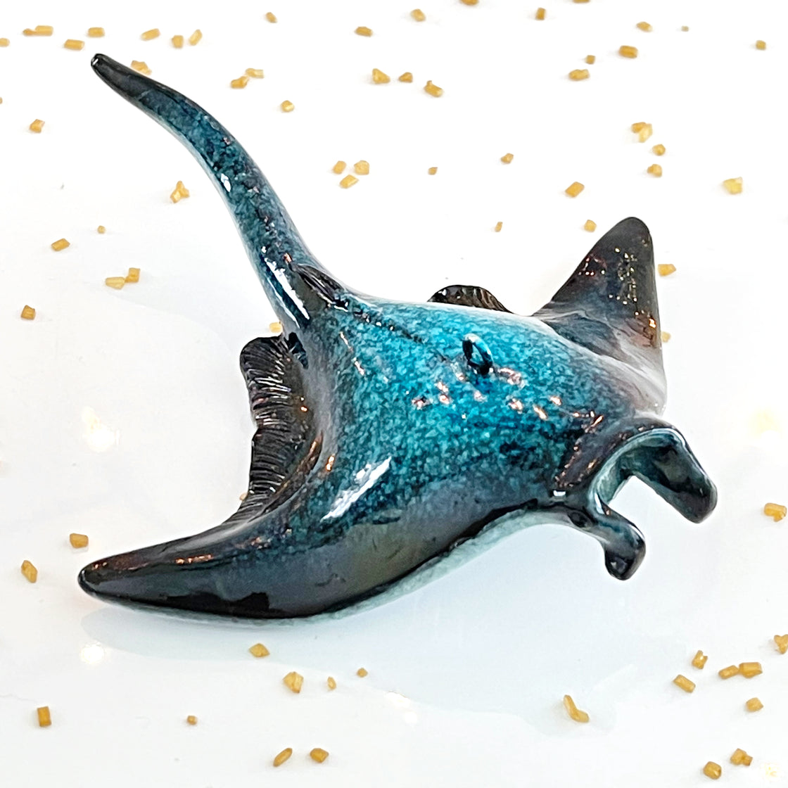 An up-close view of the Rengora manta ray Christmas ornament
